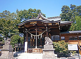 行田八幡神社拝殿左より