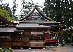三峯神社拝殿右側面