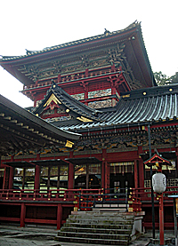静岡浅間神社大拝殿近景左より