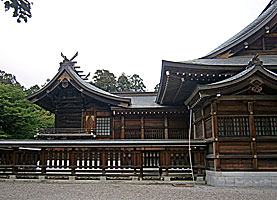 白鷺神社社殿左側面
