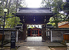 赤坂氷川神社楼門正面