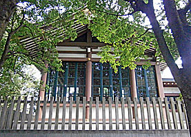 赤塚氷川神社本殿覆殿右側面