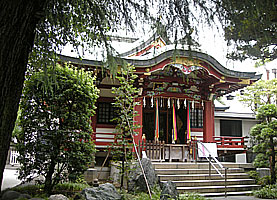 青山熊野神社拝殿右より
