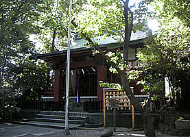 荒藺崎熊野神社拝殿左より