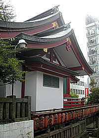 茶ノ木稲荷神社拝殿右背面