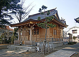 大松氷川神社社殿左より