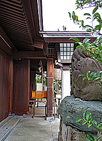 代田八幡神社拝殿向拝右側面