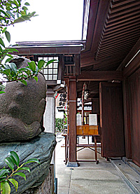 代田八幡神社拝殿向拝左側面