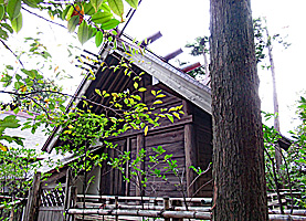 代田八幡神社本殿左背面