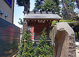 亀有北向道祖神社社殿背面