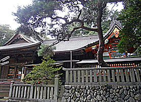 拝島山王日吉神社社殿左側面