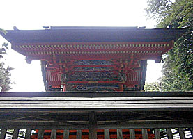 拝島山王日吉神社本殿背面