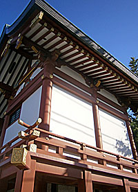 羽田神社本殿左背面