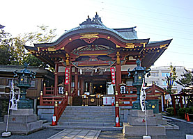 羽田神社拝殿左より