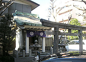 初音森神社社殿