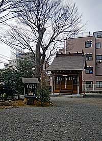 日野八幡神社社日野日枝神社と殿遠景