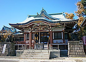 平井諏訪神社拝殿左より