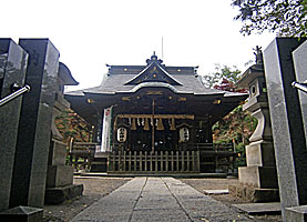 平尾杉山神社拝殿遠景