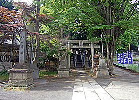 平尾杉山神社参道入口