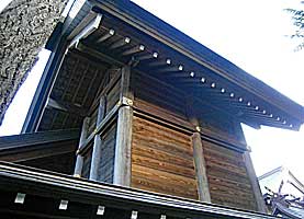 下千葉氷川神社（堀切氷川神社）本殿左背面