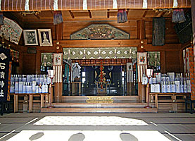 石濱神社拝殿内部