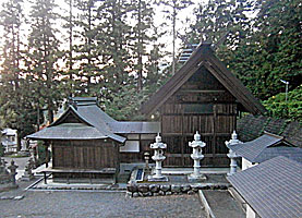 正一位岩走神社社殿左側面
