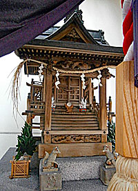 歌舞伎稲荷神社社殿右より