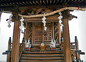 歌舞伎稲荷神社社殿近景