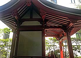 日本橋兜神社社殿右側面