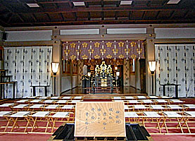 亀戸天神社拝殿内部