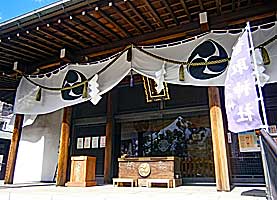 亀戸香取神社拝所左より