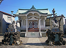 亀高神社拝殿正面