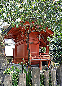 亀塚稲荷神社社殿右背面