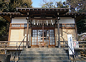上田端八幡神社拝殿近景