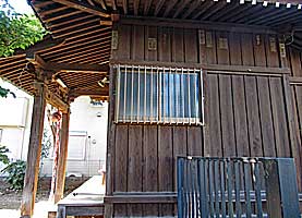 瀬田瘡守稲荷神社社殿左側面