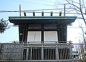 小菅神社本殿背面