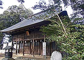 熊川神社拝殿近景左より