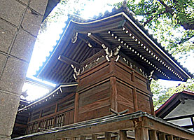 御園神社本殿左背面