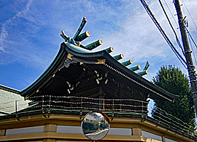 水元神社本殿左背面