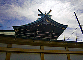 水元神社本殿左側面