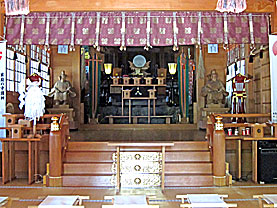 武蔵阿蘇神社拝殿内部