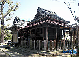 六月八幡神社本殿左背面
