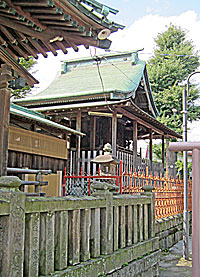 長島香取神社本殿左より