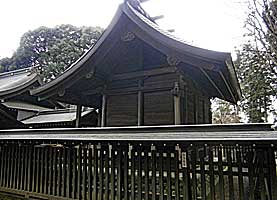 武蔵國二宮神社本殿左背面
