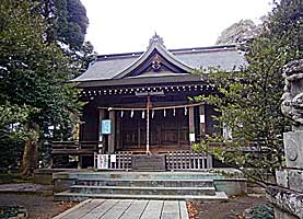 武蔵國二宮神社拝殿左より