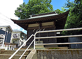 西田杉山神社拝殿左より