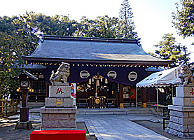 武蔵新田神社拝殿右より