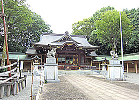 荻窪八幡神社拝殿遠景右より