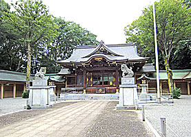 荻窪八幡神社拝殿遠景左より