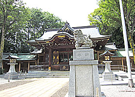 荻窪八幡神社拝殿左より